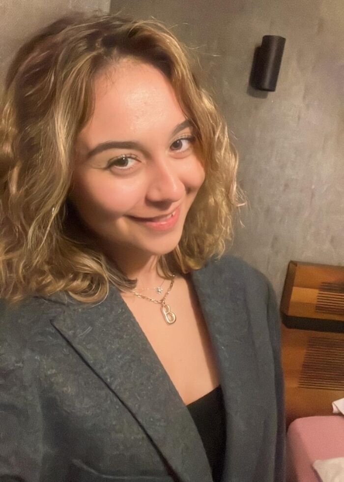 Beyza Biloglu 700x980