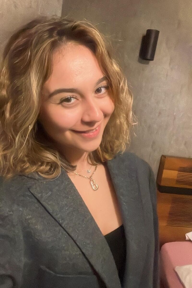 Beyza Biloglu 800x1200