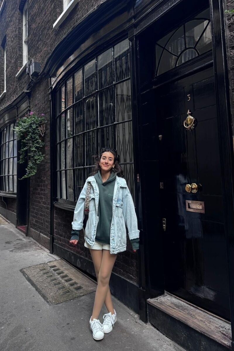 Duygu Sumer 800x1200