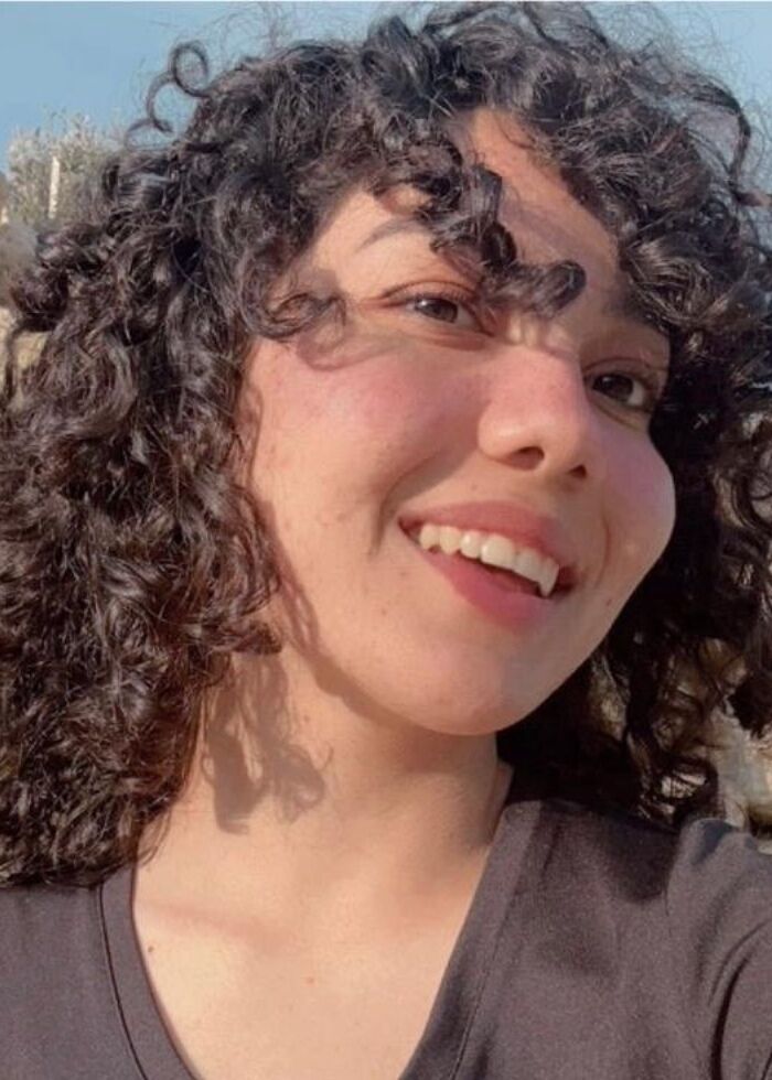 Esma Gul Karaguler 700x980